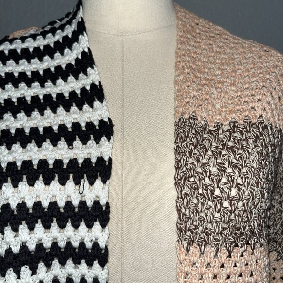 SAACHI Birdie Colorblock Crochet Cropped Sweater Cardigan Jacket -Made in India - Picture 2 of 13